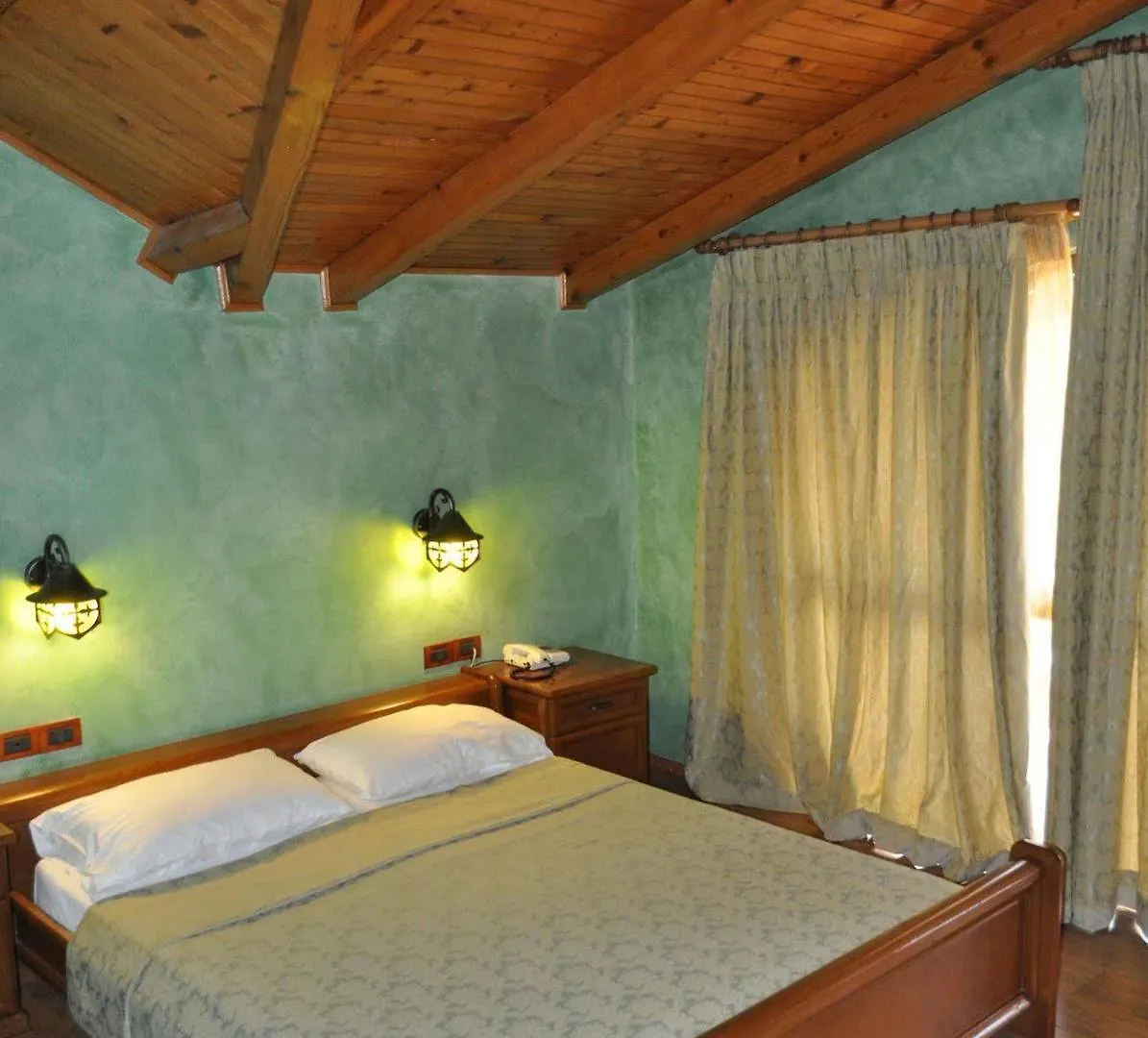 Broadway Hotel Tirana 4*,  Albania